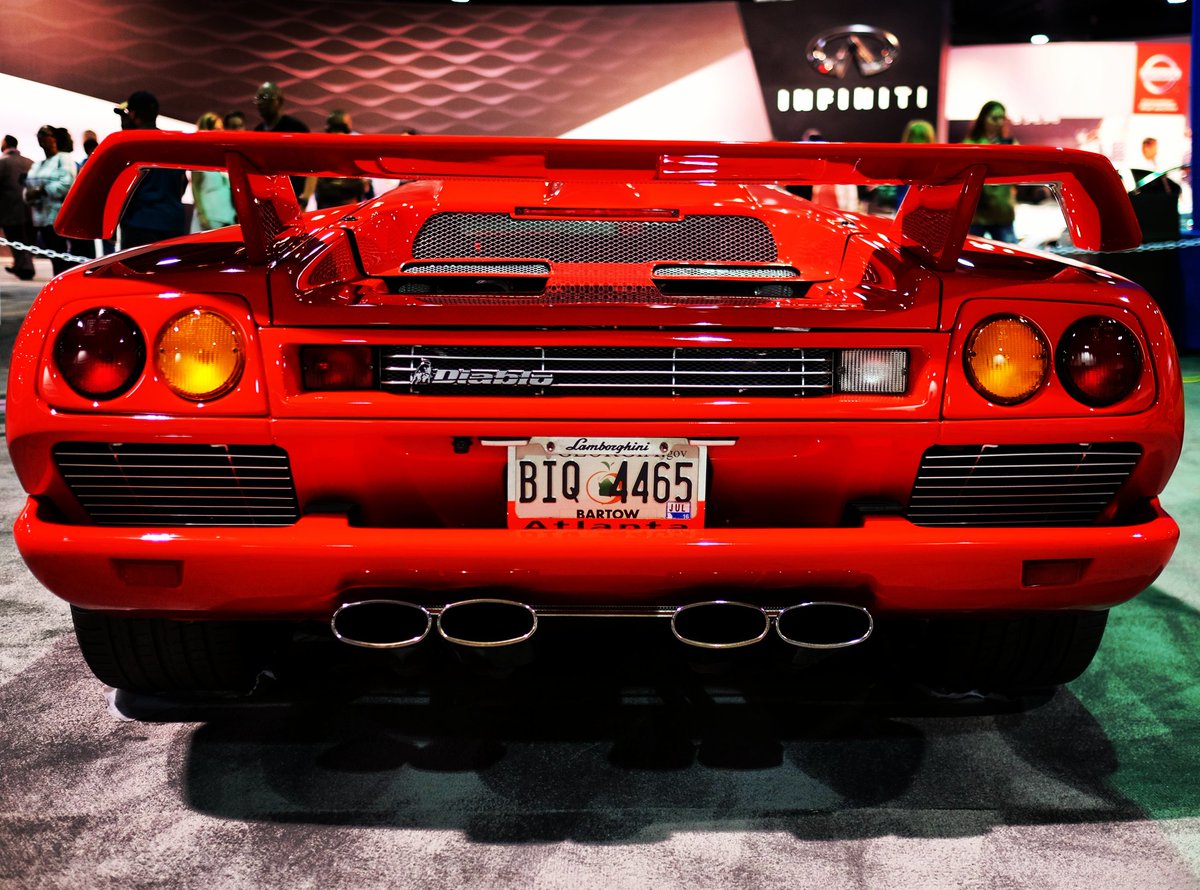 clicksintime's tweet photo. Oldie but still eye candy 🍬#AIAS16 #lamborghini #Atlanta #bootyshot #diablo https://t.co/UdRpXiDENS