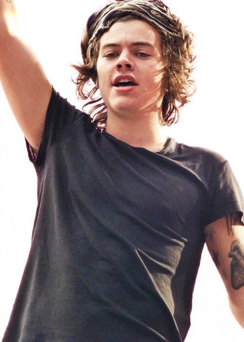 ishanastyles's tweet photo. #VoteDragMeDownUK #KCA #directioners #iHeartAwards #VoteOneDirectionUK #BestFanArmy https://t.co/k7QZZz93yy