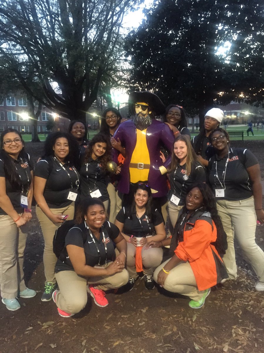 AUMOrientation's tweet photo. You're #SROWsome , @ECUTransitions ! #SWOTTeam https://t.co/qQT2WHx8hX
