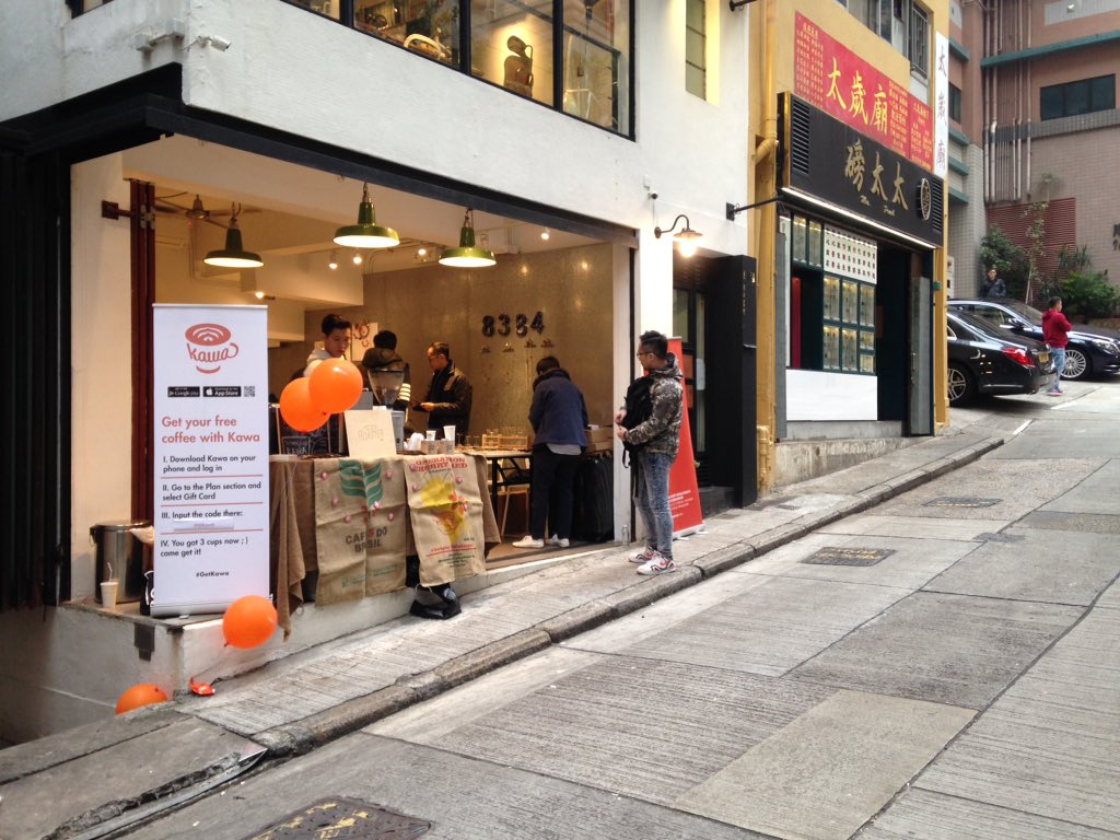 Popscoutco's tweet photo. Pop-up store in Sheung Wan off 200 Hollywood Road showcasing #HongKong designers #popup #thekong #popupstore @popmap https://t.co/ga1D9j8u82