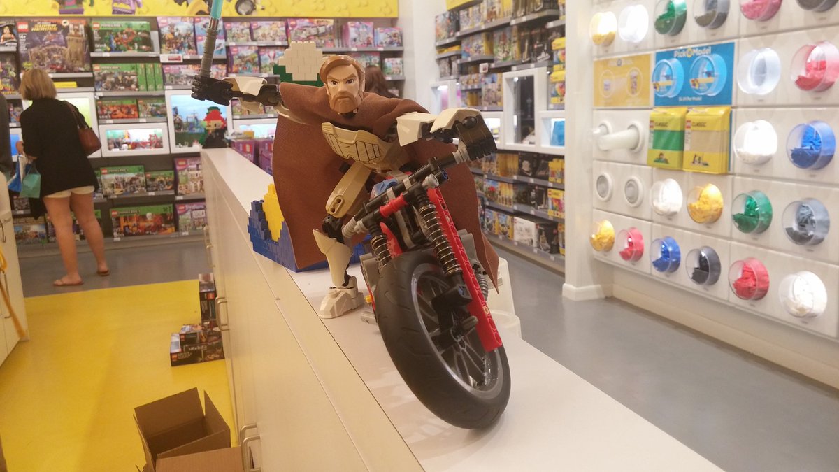 BrokeAssVaper's tweet photo. Lego store action! #obiwan #longwayround @mcgregor_ewan https://t.co/1HUupDscoy