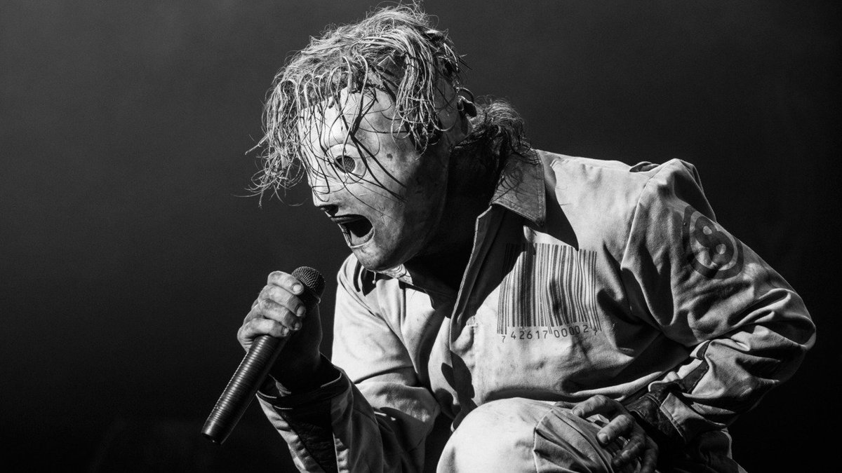 SuperMusic_ID's tweet photo. Kata Corey Taylor sih, genre musik keras sama bagusnya dengan musik mainstream #SuperBuzz https://t.co/2xyCAYokcU https://t.co/WWQ9rybOcz