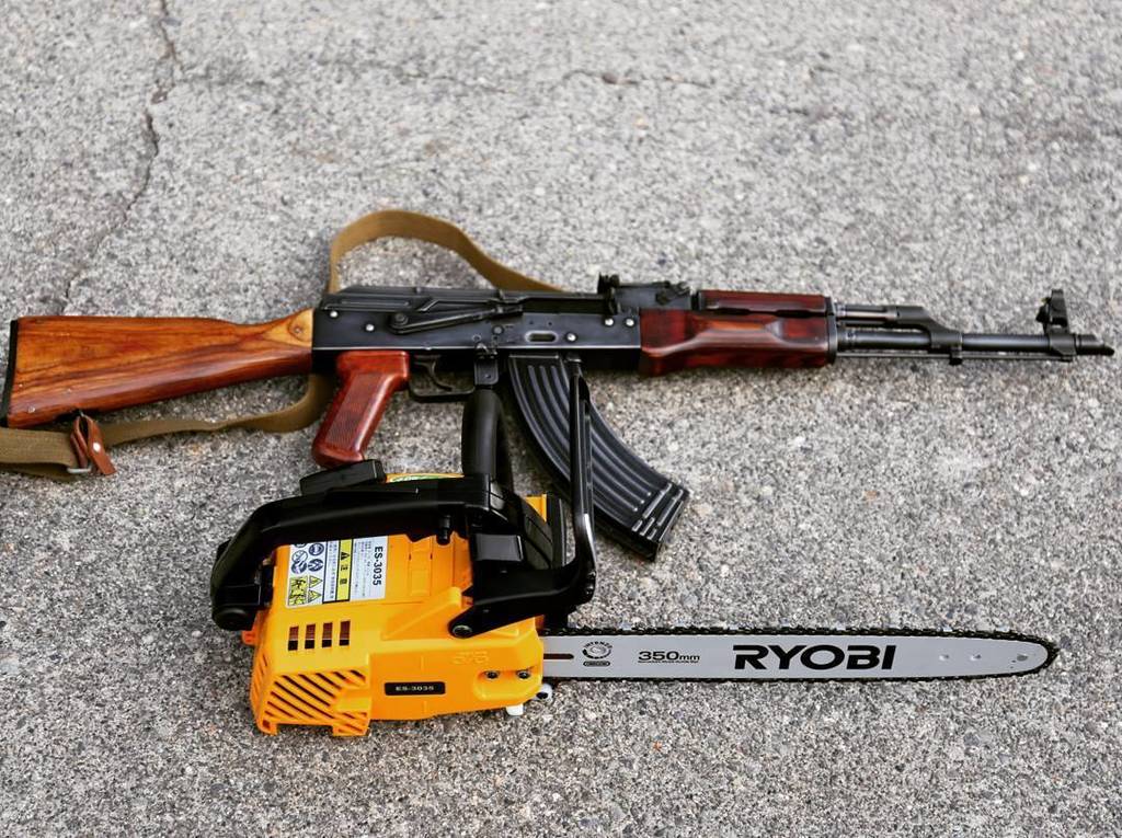 overbonz's tweet photo. チェーンソーが来た！これでゾンビが出ても大丈夫😜
I will use the new chainsaw to kill the zombies💀

#chainsaw #ryob… https://t.co/ain3ryZbtQ https://t.co/ej0EBWFRX6