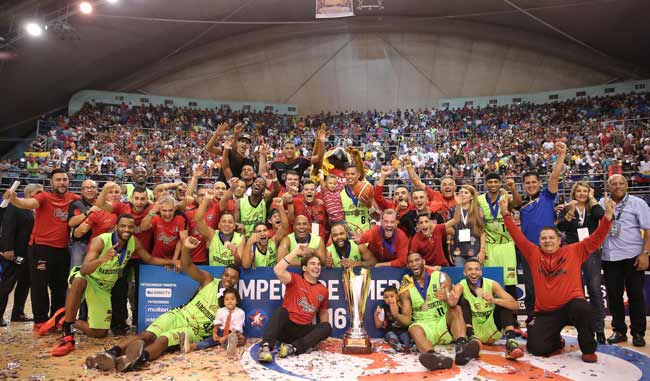 Meridianoonline's tweet photo. Guaros de Lara Campeón de América https://t.co/ZH4SQaUP7y https://t.co/x44u8M1kN5