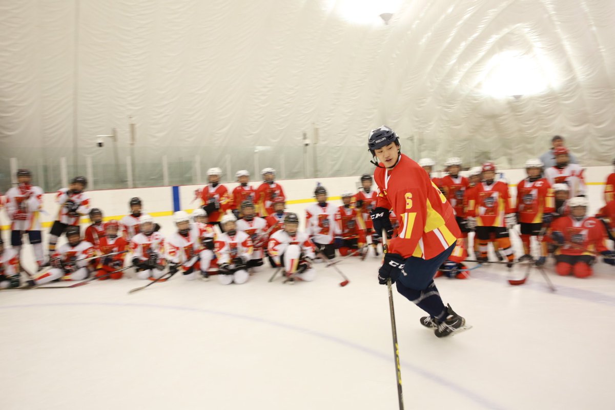 IceBravoMedia's tweet photo. Andong Song, first Chinese-born player selected in the NHL Draft came to our tournament rink - XiSanQi yesterday! https://t.co/sNfiD0X4Is
