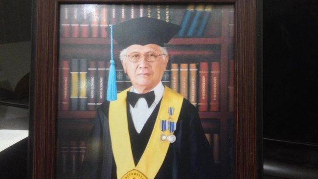 Turut Berbela Sungkawa Atas Meninggalnya JS Badudu, Sebagai Guru Besar &amp; Tokoh Yang Berjasa Bagi Bahasa Indonesia.