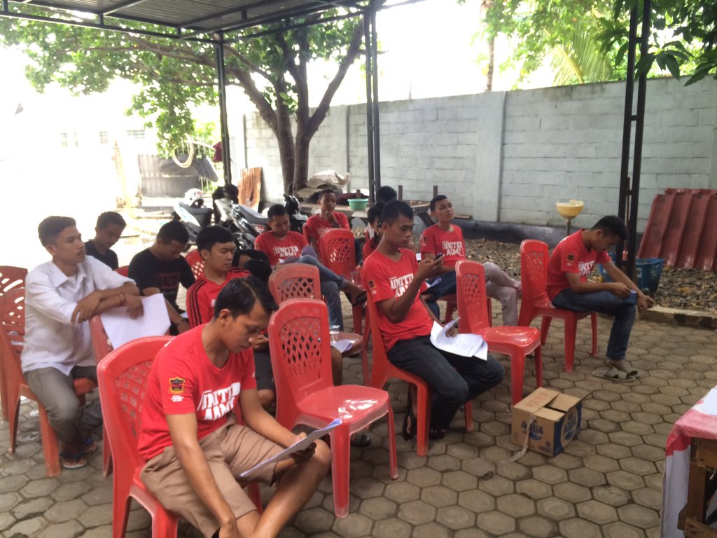 unitedarmy_BAU's tweet photo. Selamat siang. Sedang berlangsung MUBES @unitedarmyfc Baubau. Membahas kegiatan &amp; kepengurusan baru di periode baru. https://t.co/LMIh5NvUVW