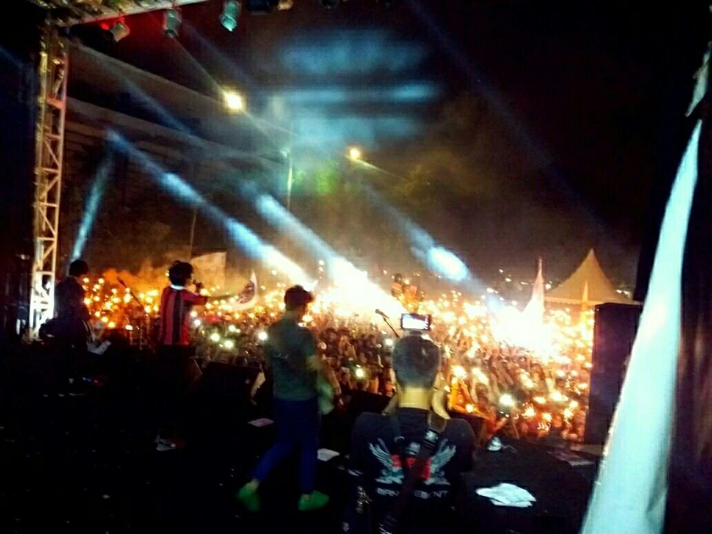 Sheila on 7 on Stage #Ins13me #PestaRakyatMilanistiIndonesia