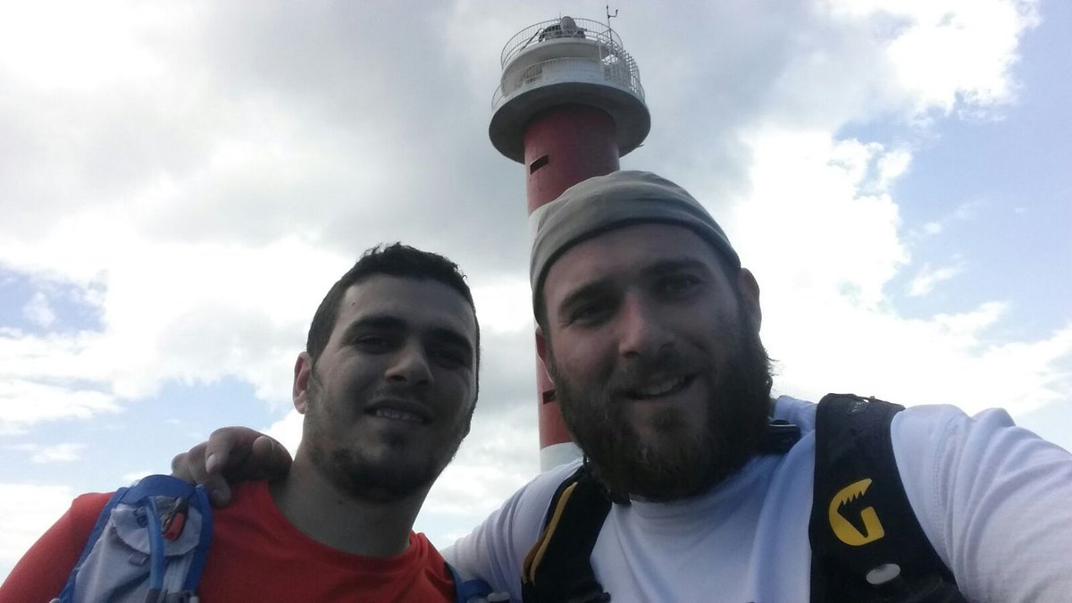 borja_pinero's tweet photo. @Transvulcania #NeverGiveUp #Smile #ConMiBrother 😃😃 https://t.co/ggXHv23IiX