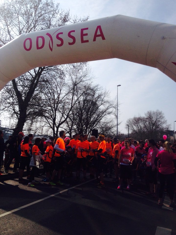 ALandurein's tweet photo. #odyssea16 à #nantes "une belle énergie positive " contre le cancer du sein ! Prêts au départ ! https://t.co/N2aAfW6qNR