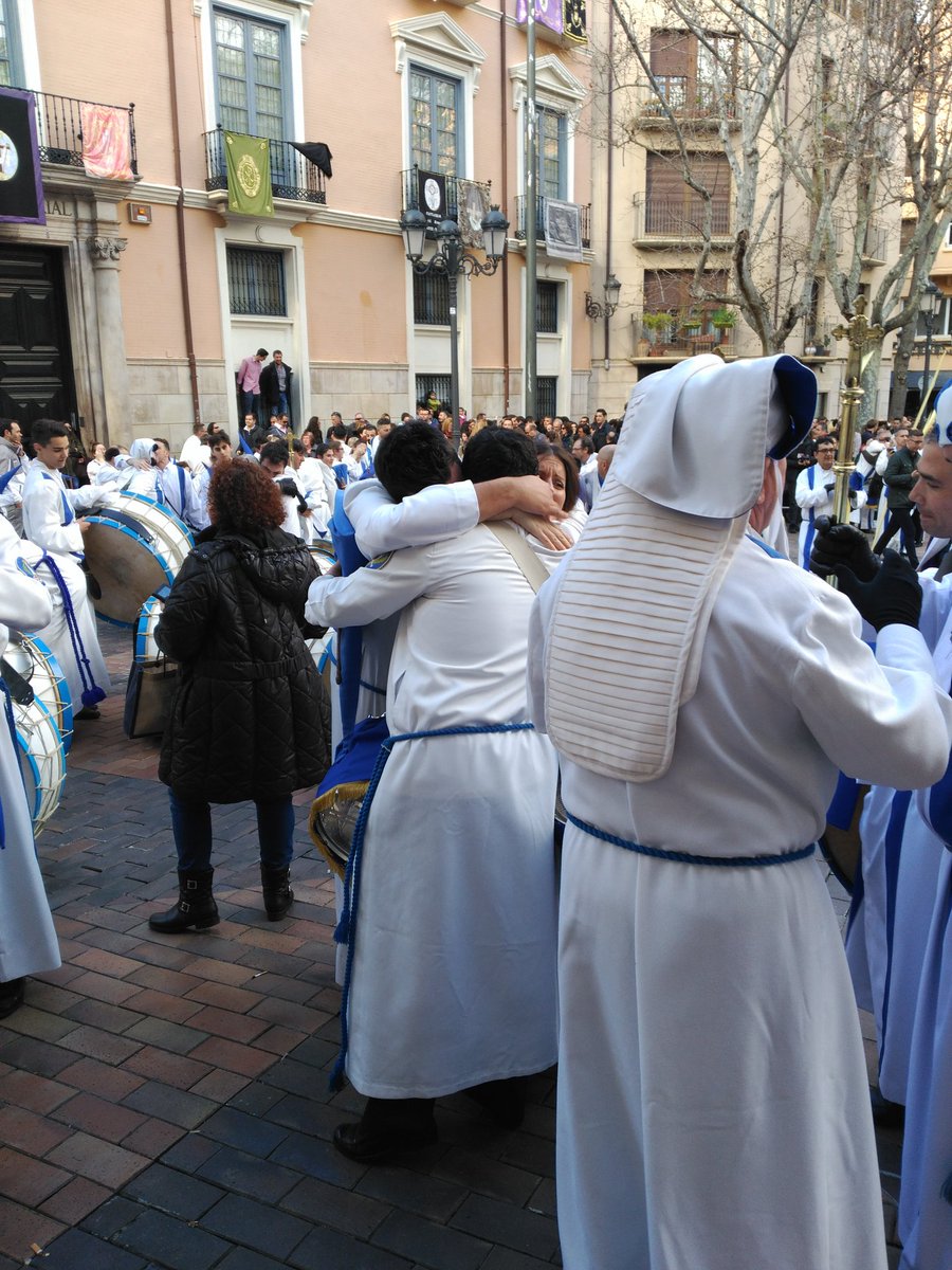 ssantazaragoza's tweet image. Emoción tras acabar @CofradiaEntrada. Esto es #SemanaSantaZgz