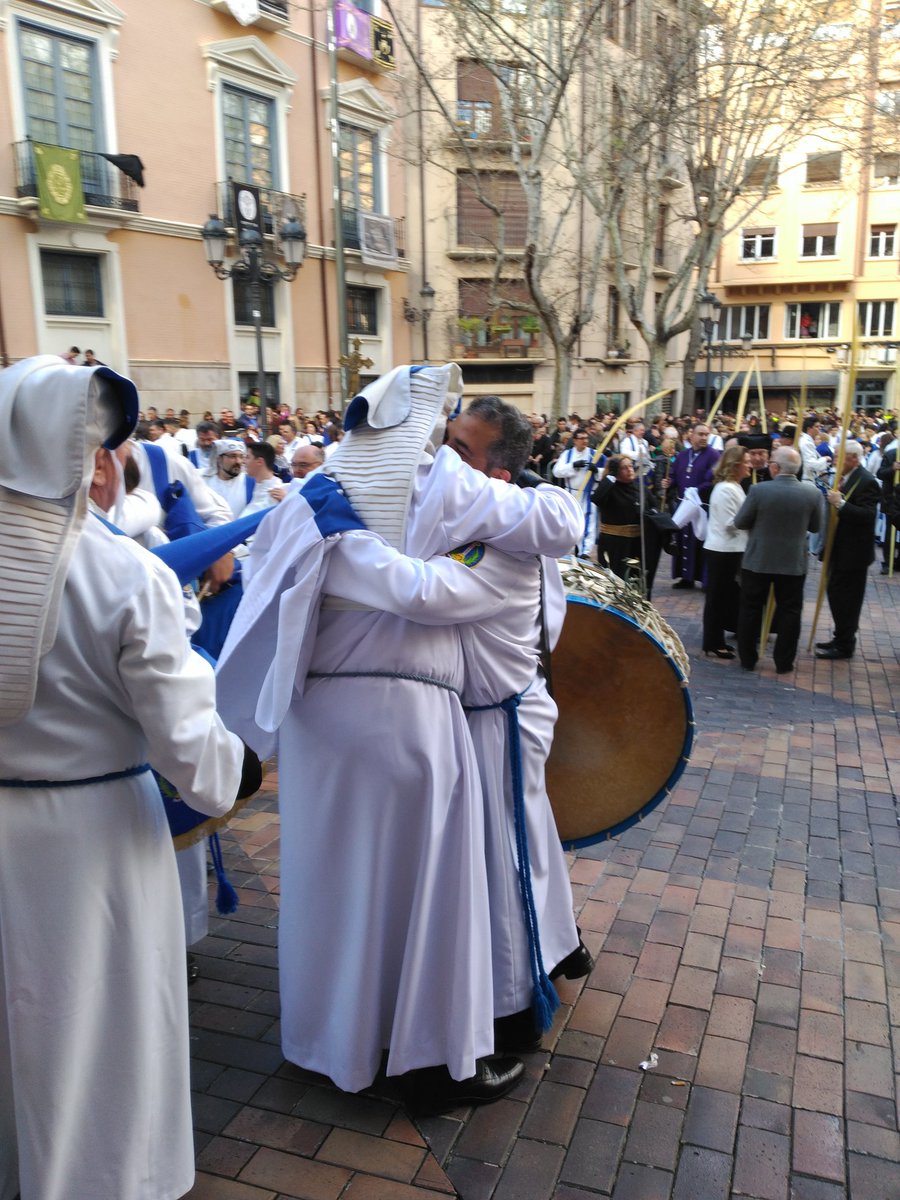 ssantazaragoza's tweet image. Emoción tras acabar @CofradiaEntrada. Esto es #SemanaSantaZgz