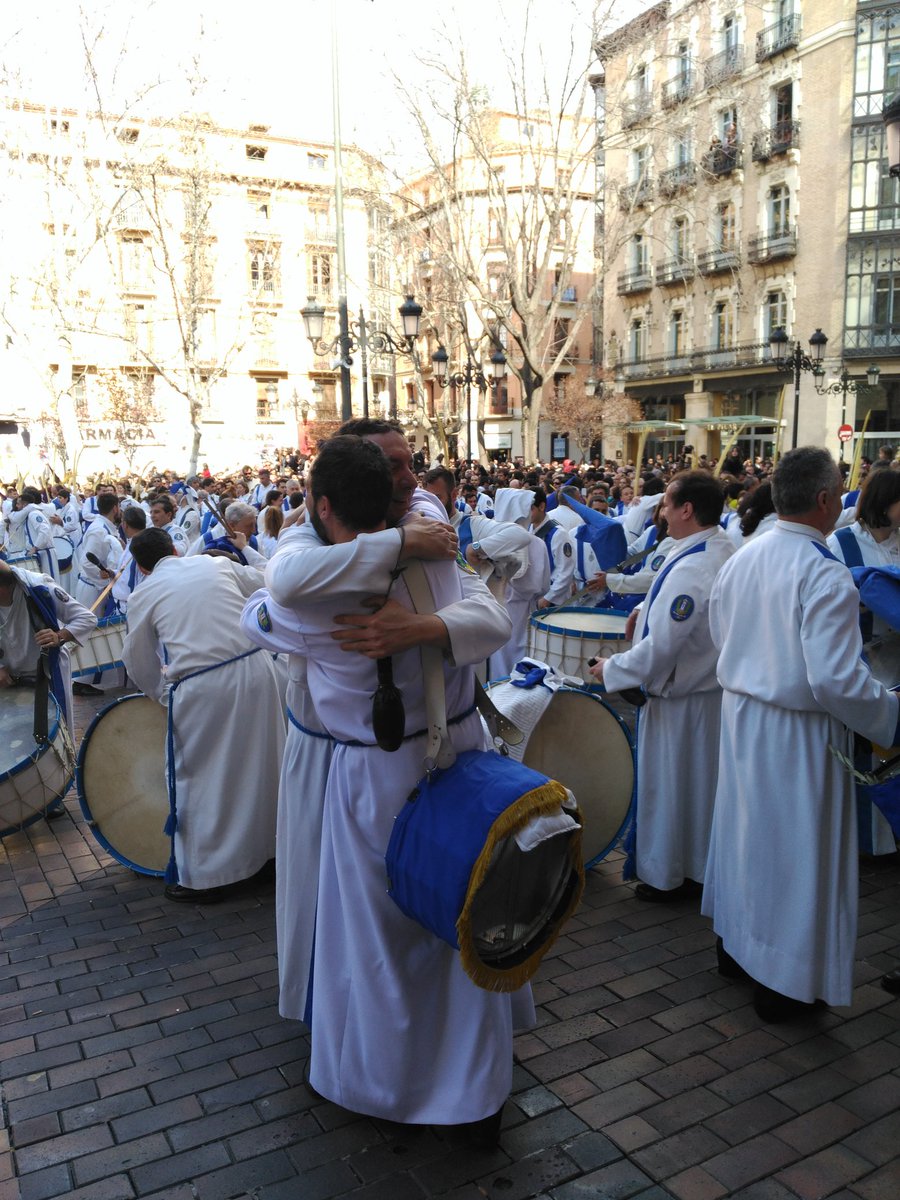 ssantazaragoza's tweet image. Emoción tras acabar @CofradiaEntrada. Esto es #SemanaSantaZgz