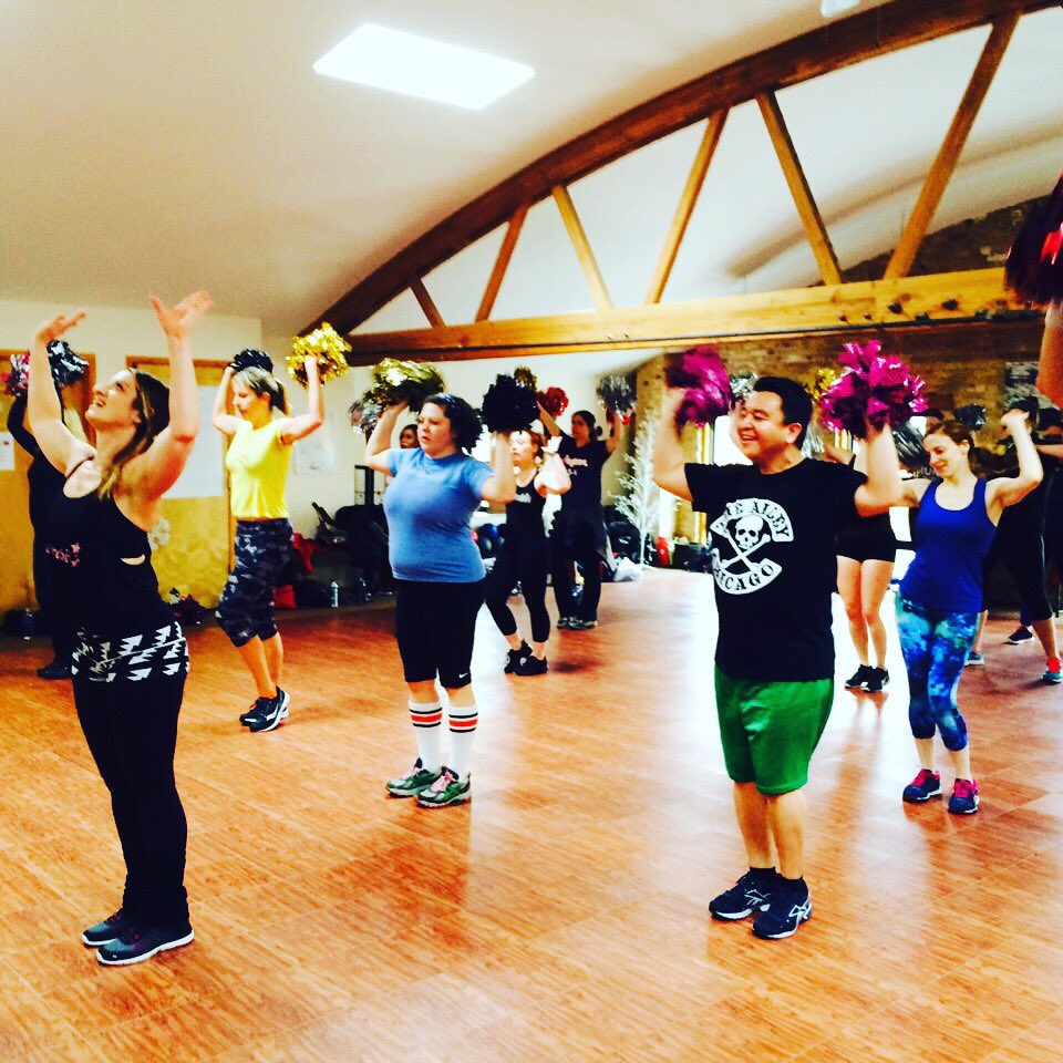 Come take class today at 11am with The Jenarator! <a href="/BendYogaChicago/">Bend Yoga Chicago</a> $15 for you /$25 for you &amp; a pal/ $35 for three 😜