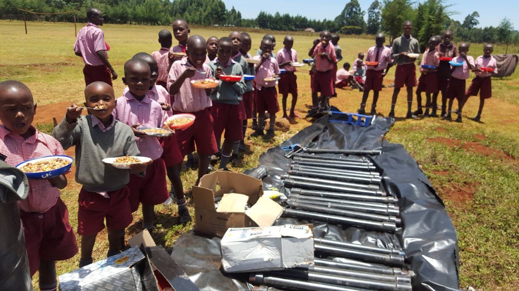 MsOConnorHfx's tweet photo. SJAM We Act Club #makingadifference bringing clean water to Kenya #twinschool #drillproject @HRSB_Official #proud https://t.co/xJox8W1BP4