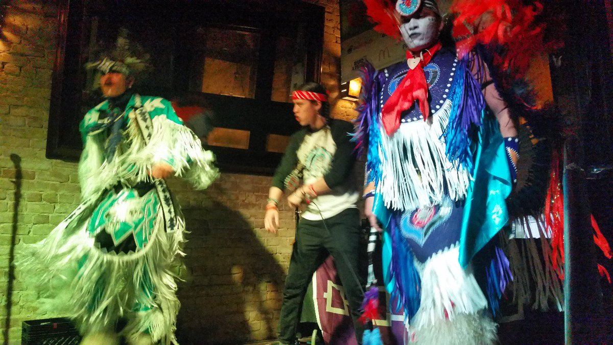 Mona_ju512's tweet photo. Yes! Another picture from the #sxsw show  @solcollective_  @FrankWaln https://t.co/7jMZs1V5G1