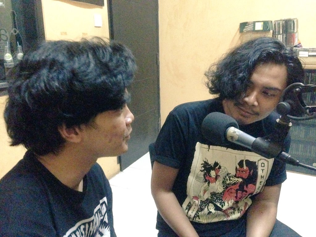 mooikite's tweet photo. Sepanjang minggu depan ini 2 lagu Mooikite akan diputar di 87.7 fm Colors Radio #IndieOutSub https://t.co/PaKWHNw0nu