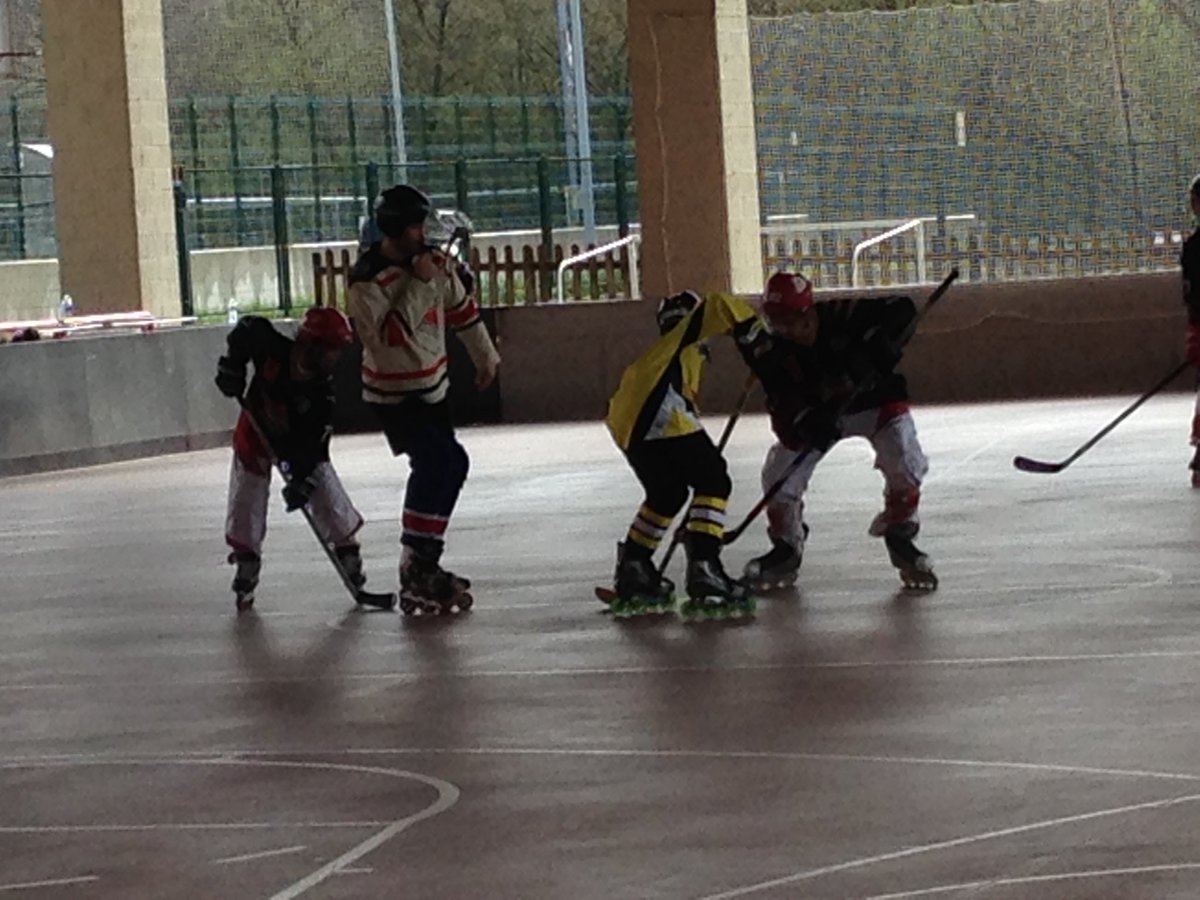 Rolling_Lemons's tweet photo. Jornada de #streethockey en Ponferrada #LSHN #Celtíberos https://t.co/HHhxWTrYF9