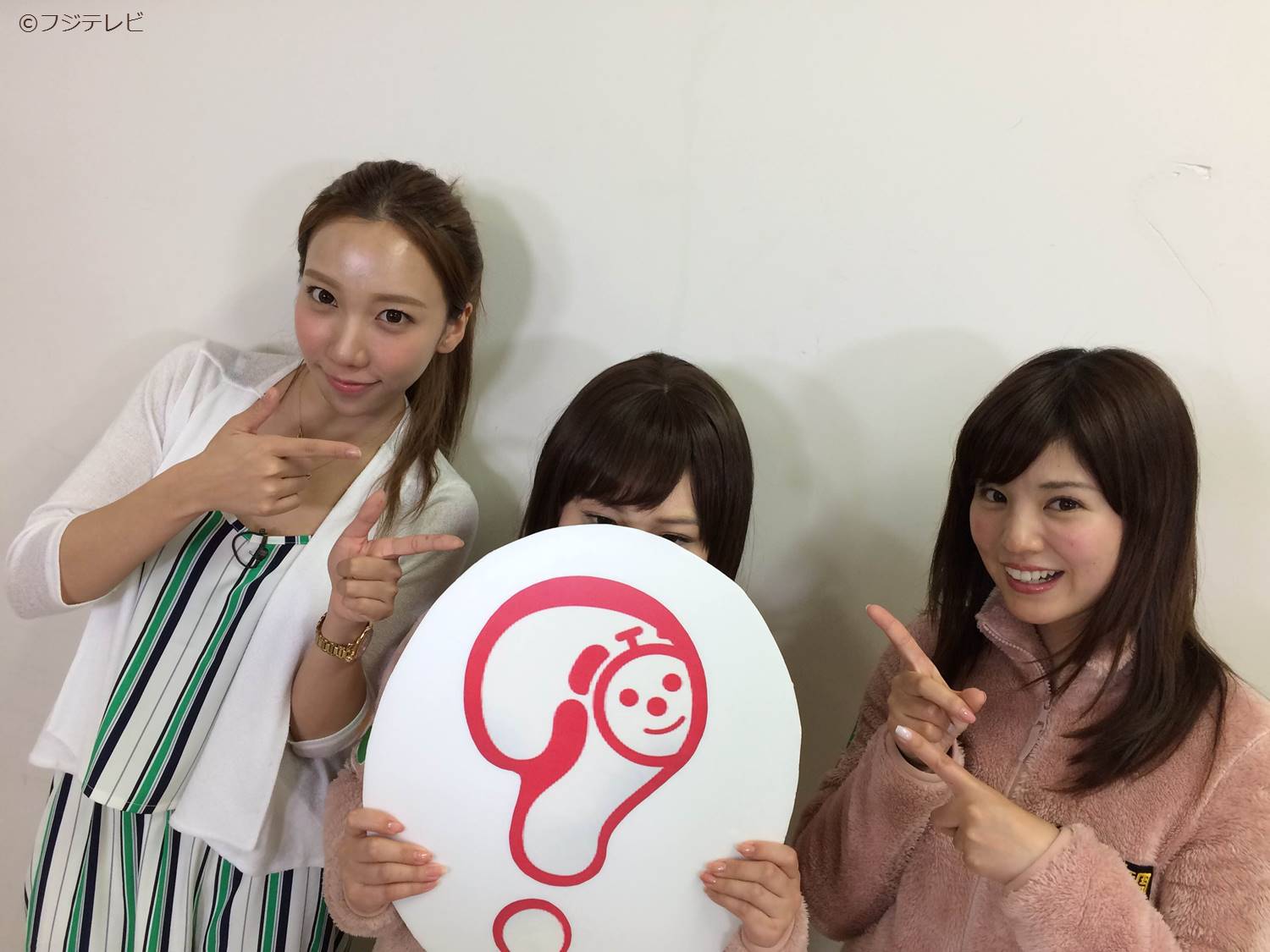 めざましテレビ あすは曽田麻衣子ちゃんが 最新人気ｃｍの裏側 をココ調 ざわちんさんと麻衣子 ちゃんの間にいる女性は誰かな なんだか雰囲気が麻衣子ちゃんに似ているような ๑ D 答えは7時25分過ぎに放送予定 めざましテレビ T Co