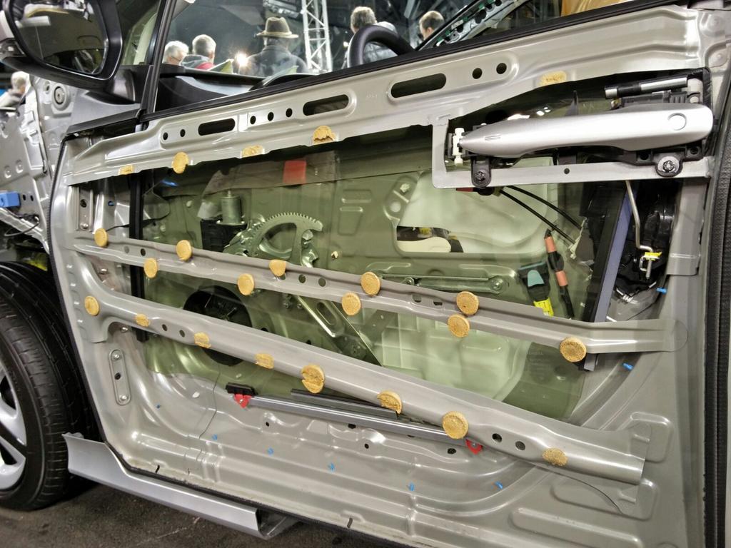 HybridLife_org's tweet photo. #toyota #prius4 en petite tenue au #priusday ! @PresseToyotaFr https://t.co/KbEnJL1XDV