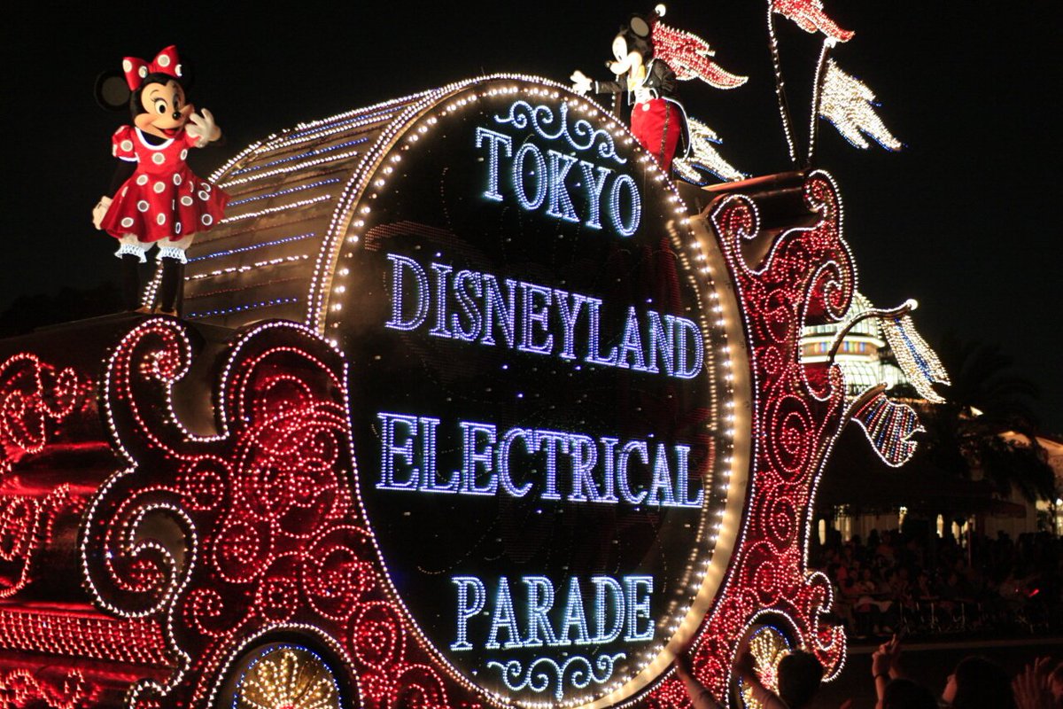 disney_2chan's tweet photo. 【#ディズニー の豆知識】

#エレクトリカルパレード のテーマ曲の原曲の作者は、
ディズニーに採用されたのは知らなかったんだって。

理由はディズニーは管理している出版社に許可を取ったけど、
出版社が作曲者に知らせなかったから。 https://t.co/MIkVm7Jsdx