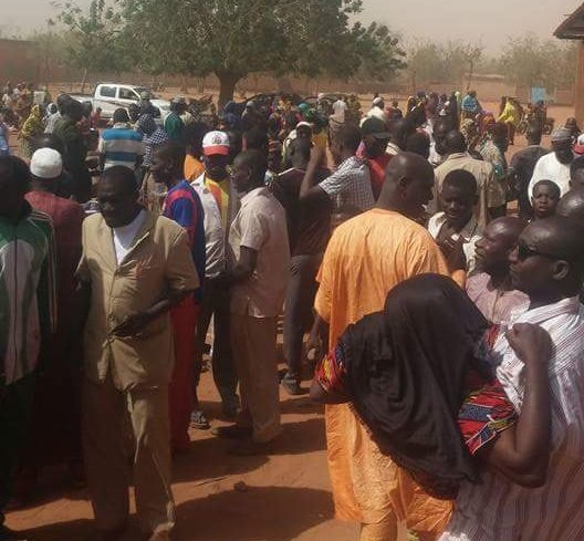 Aboubakar_AM's tweet photo. Il y a la volonté du Peuple d'un côté et celle de l'opposition de l'autre. Aujourd'hui le Peuple s'exprime aux urnes https://t.co/sFdoZErEwv