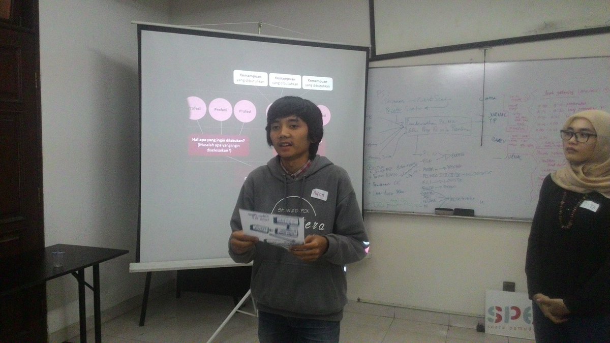 Kece banget alfan mau jadi pelatih sepakbola buat menyelesaikan permasalahan sepakbola lndonesia :)) #ILP