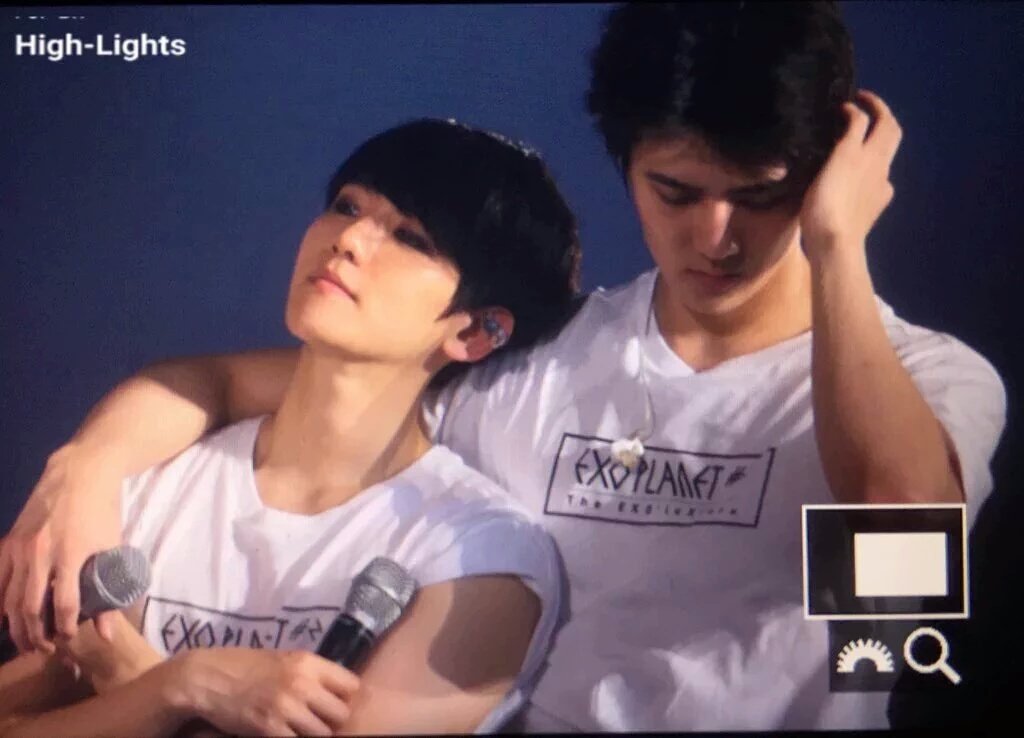 mdzlhcy_'s tweet photo. กูไม่เคยอิจฉาผญ.คนอื่นที่อยู่ใกล้เซฮุนอีกเลย ตั้งแต่รู้จักแบคฮยอน นางชนะทุกคนจริงๆข่ะ ยอม นางมาเหนือ555555 https://t.co/l0Liaq9IxW