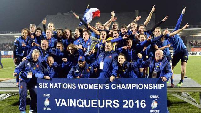 aureliebresson's tweet photo. #Rugby la France remporte le tournoi  des #6nations2016 Bravo les filles!! 👍🇫🇷 #bleuetfier cc @AssaKoita 😉 https://t.co/PSshITMgCZ