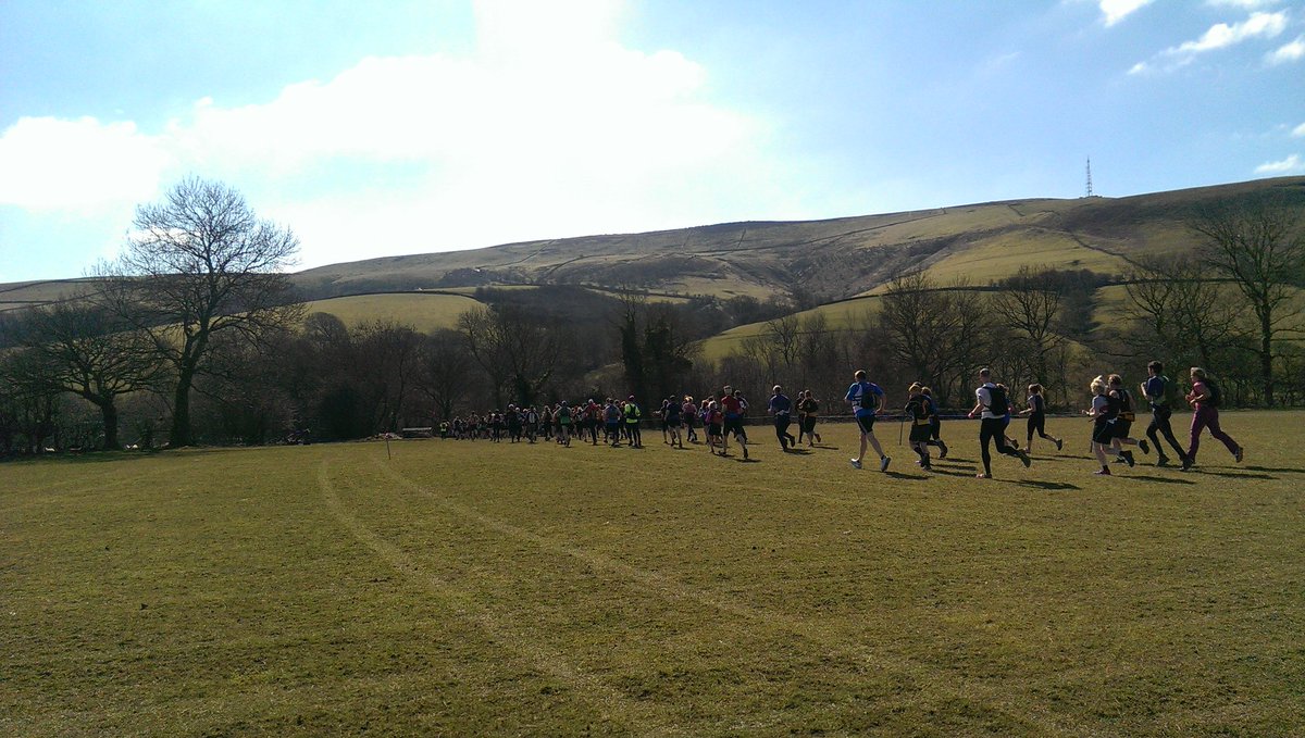 HelenPhoenix1's tweet photo. Beautiful weather at #wolfspit @Fellrunninbrief , now underway https://t.co/h1zFC0oFbk