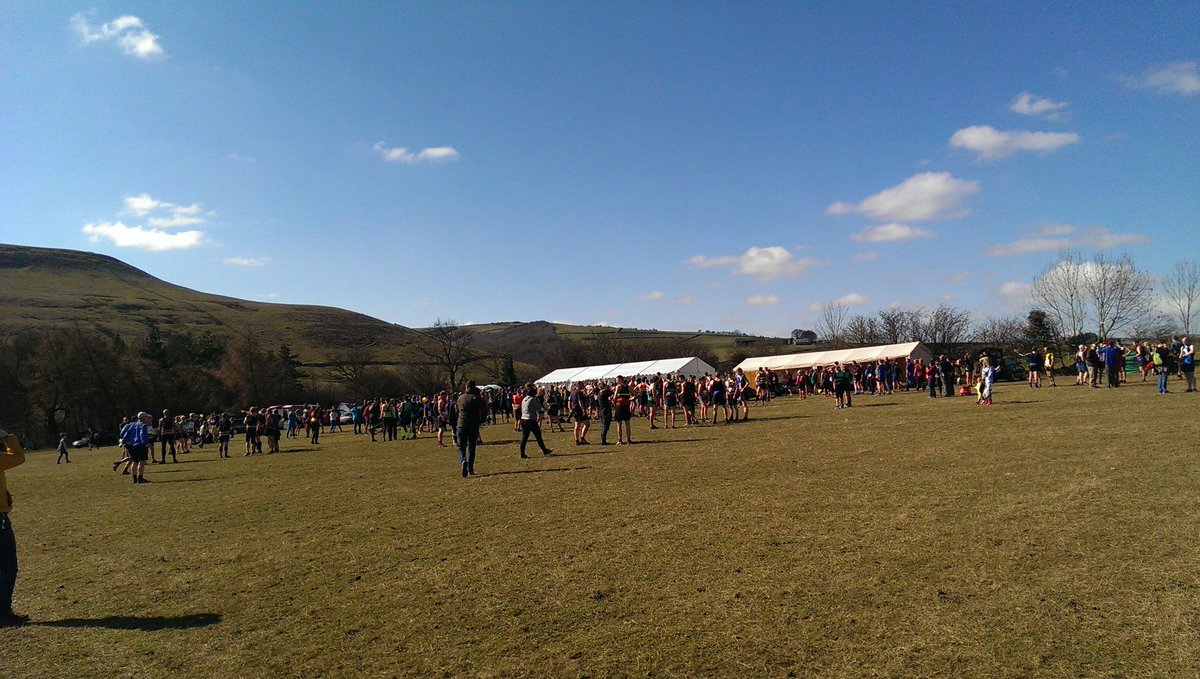 HelenPhoenix1's tweet photo. Beautiful weather at #wolfspit @Fellrunninbrief , now underway https://t.co/h1zFC0oFbk