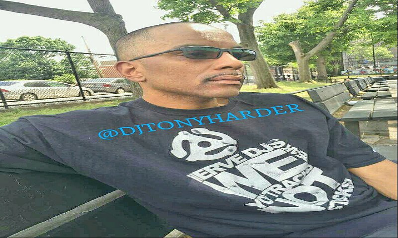 SFRFAM_247's tweet photo. NEW HOT ORIGINAL BEATS FROM #SFRFAM @DJTONYHARDER #SHARE #DNLD #BCHDJS https://t.co/889oMFKy8B https://t.co/VMG188M8ss