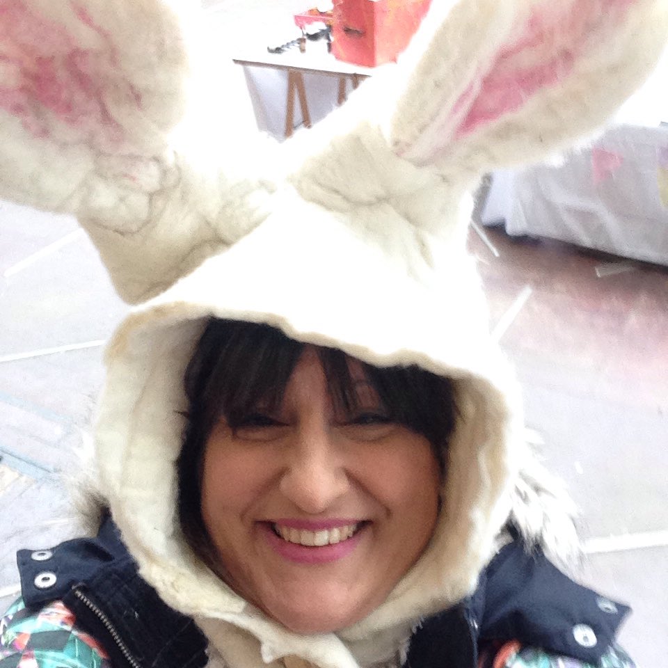 BoostCreative1's tweet image. Colouring love ! Family creativity fun with friends!! @BathArtisan today! 20% off if you live in Bath. #colouring