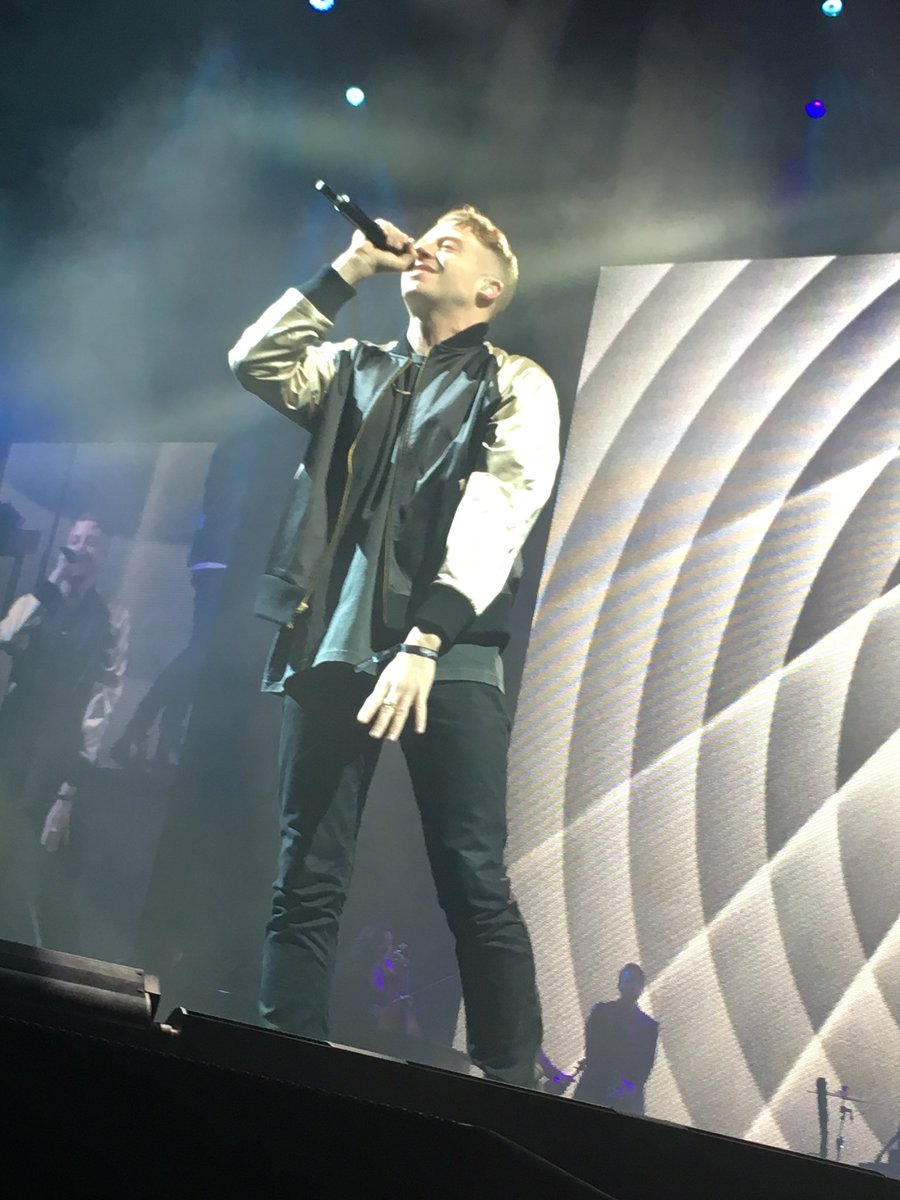 Tabsio's tweet photo. Thank you for this awesome night! You were absolutely amazing! Loved every second! ❤️ @macklemore @RyanLewis #1row https://t.co/OAG2yePwqu