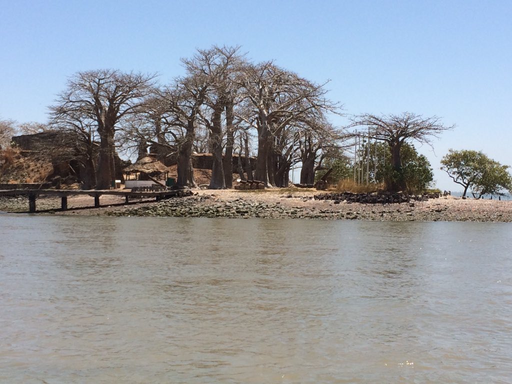 OomenJohn's tweet photo. Gambia hier werden de slaven verscheept https://t.co/OE4x8a58ls