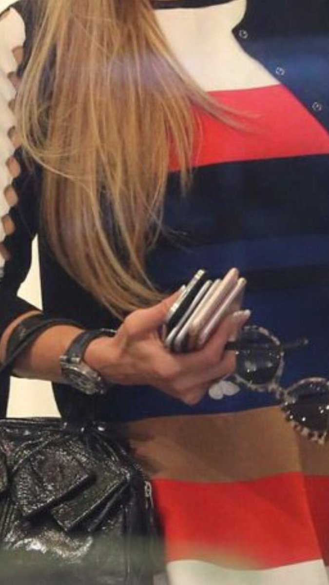 deanfluence's tweet photo. Don't tell me you can't answer your phone. Paris Hilton has 1 blackberry and 4 iPhones and still gets shit done... https://t.co/b6vySi4SX7