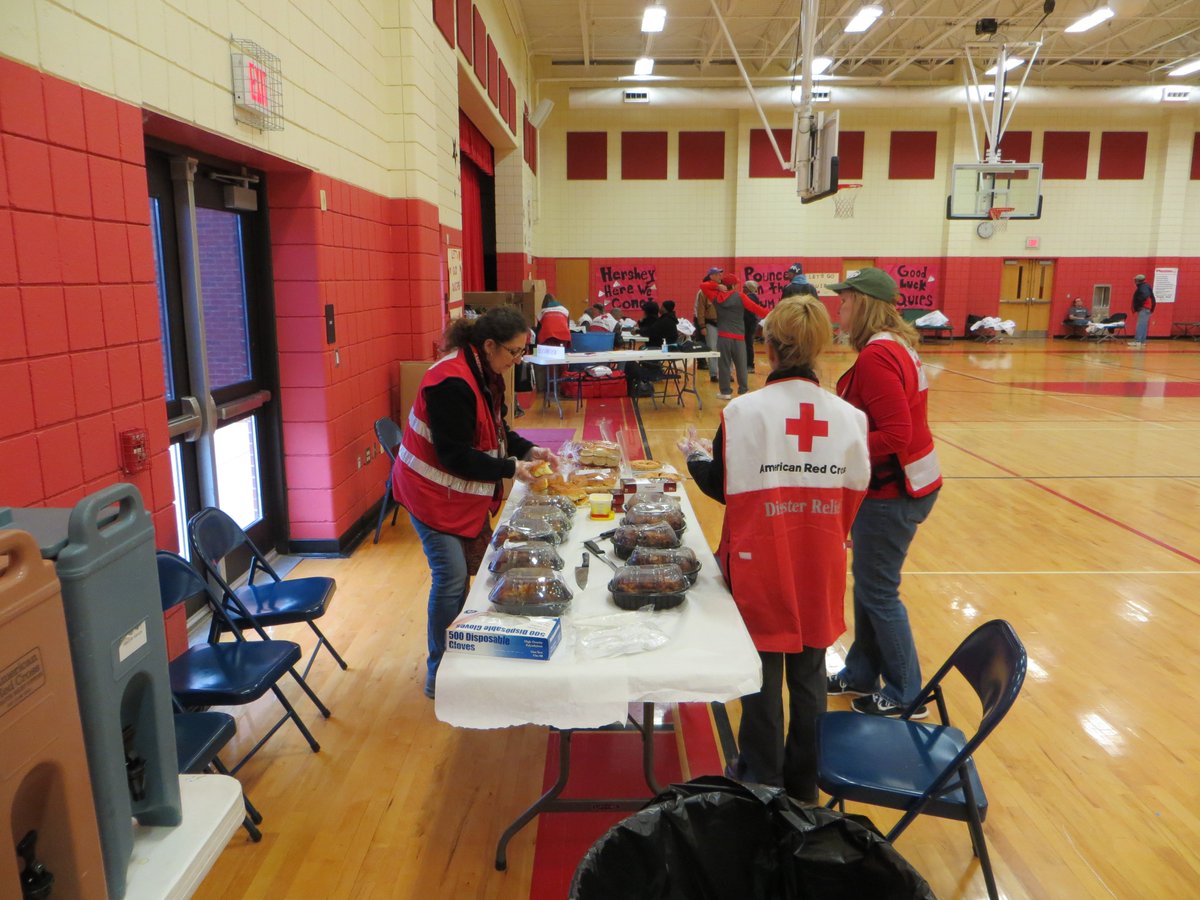 RedCrossGPA's tweet photo. @RedCrossWPA opened a shelter at Aliquippa Elementary School yesterday for 23 residents of Eleanor Roosevelt Apts https://t.co/T0C3R1L79D