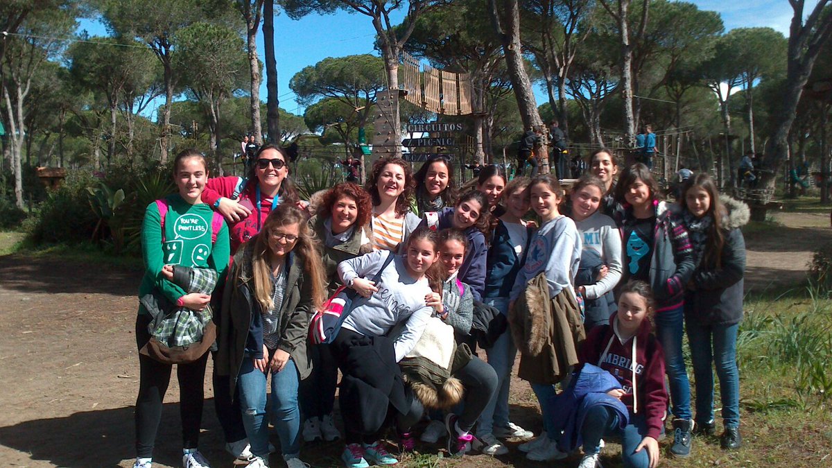 Club_lacasa's tweet photo. Nuestras chicas en Cádiz van a subirse a los árboles! Qué disfrutéis,Campeonas! https://t.co/iS4I3mSO2K