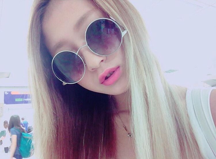 michopaaaaa's tweet photo. いや、サングラスこうゆう形のやつな。
逆にかけてるわけじゃないぞ。
夏ぶりにかけたサングラスやぞ。 https://t.co/v3IgDvOE5v