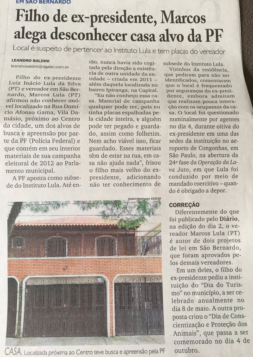 ABCPaulista's tweet photo. Material campanha do vereador d SBC @MarcosLula13 encontrado pela @agenciapf em imovel q seria subsede do @inst_lula https://t.co/dmzVP6MTlA