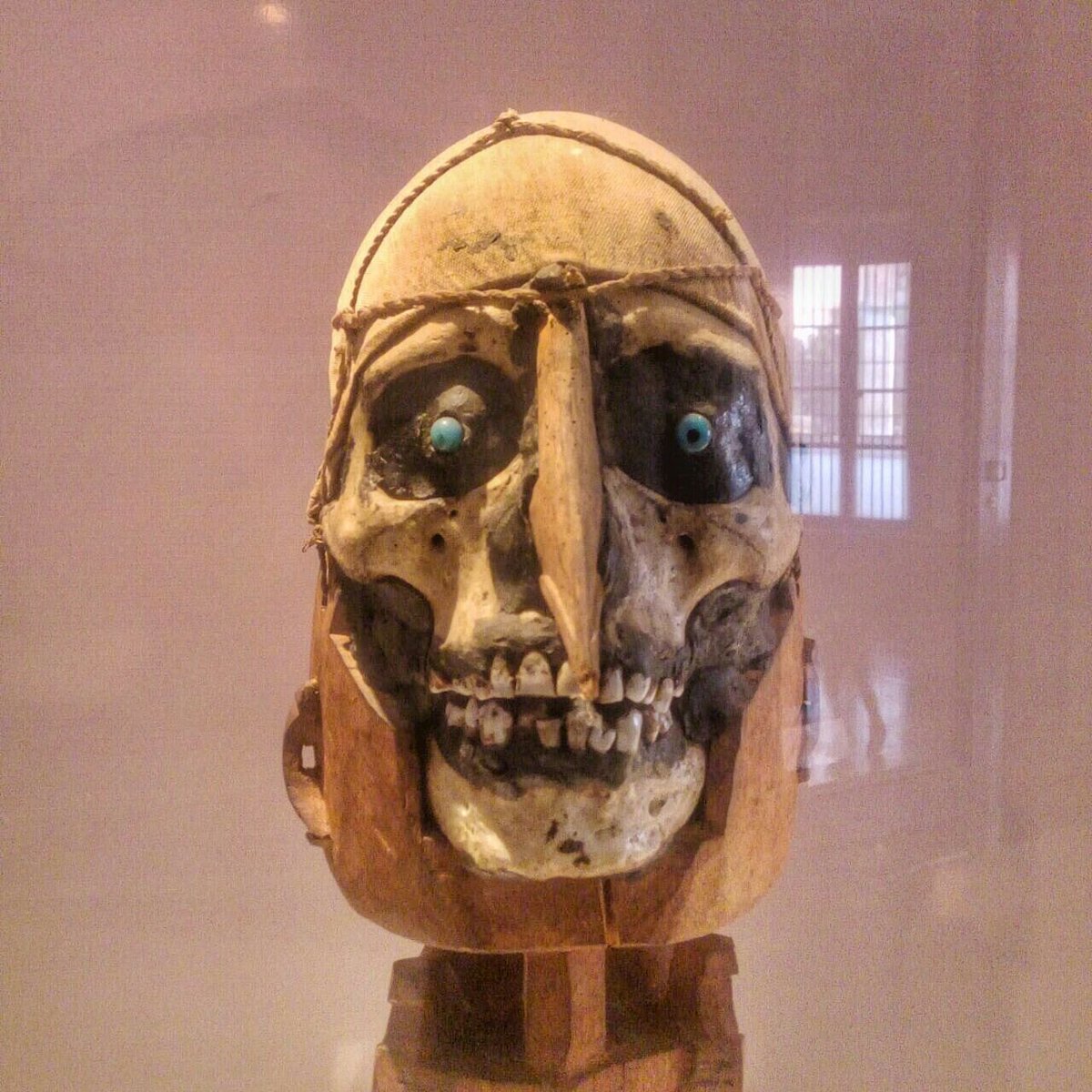 MuseumProject's tweet image. Koleksi dari museum manakah topeng Papua penghubung org yg sudah meninggal dgn keluarganya ini? #kuisMP @bukalapak