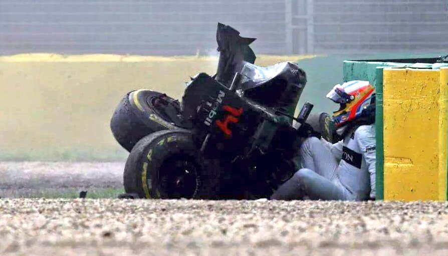 F1PaddockPass's tweet photo. It is said that a picture tells a thousand words. This image by @suttonimages is just incredible. #F1 https://t.co/W5YErxWByt