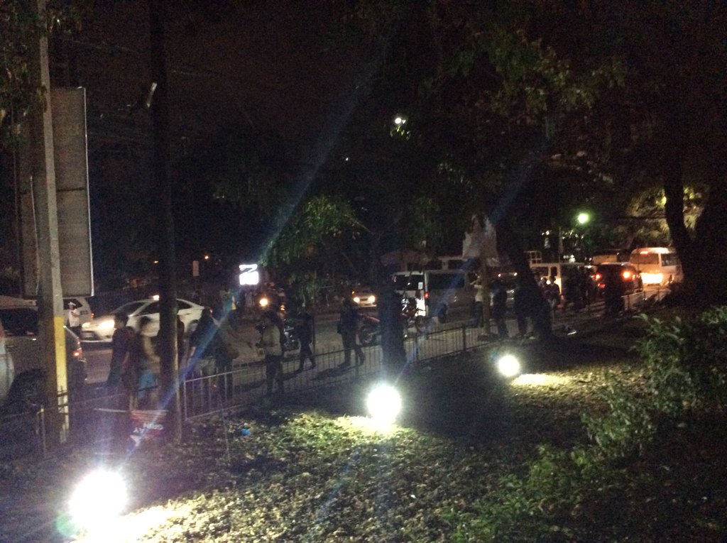 wiseUPCebu2016's tweet photo. Traffic along Gorordo Avenue as of 9:17 P.M. @UPCebuOfficial #PiliPinasDebates2016 #WiseUPCebu2016 https://t.co/5gbNbHvTco