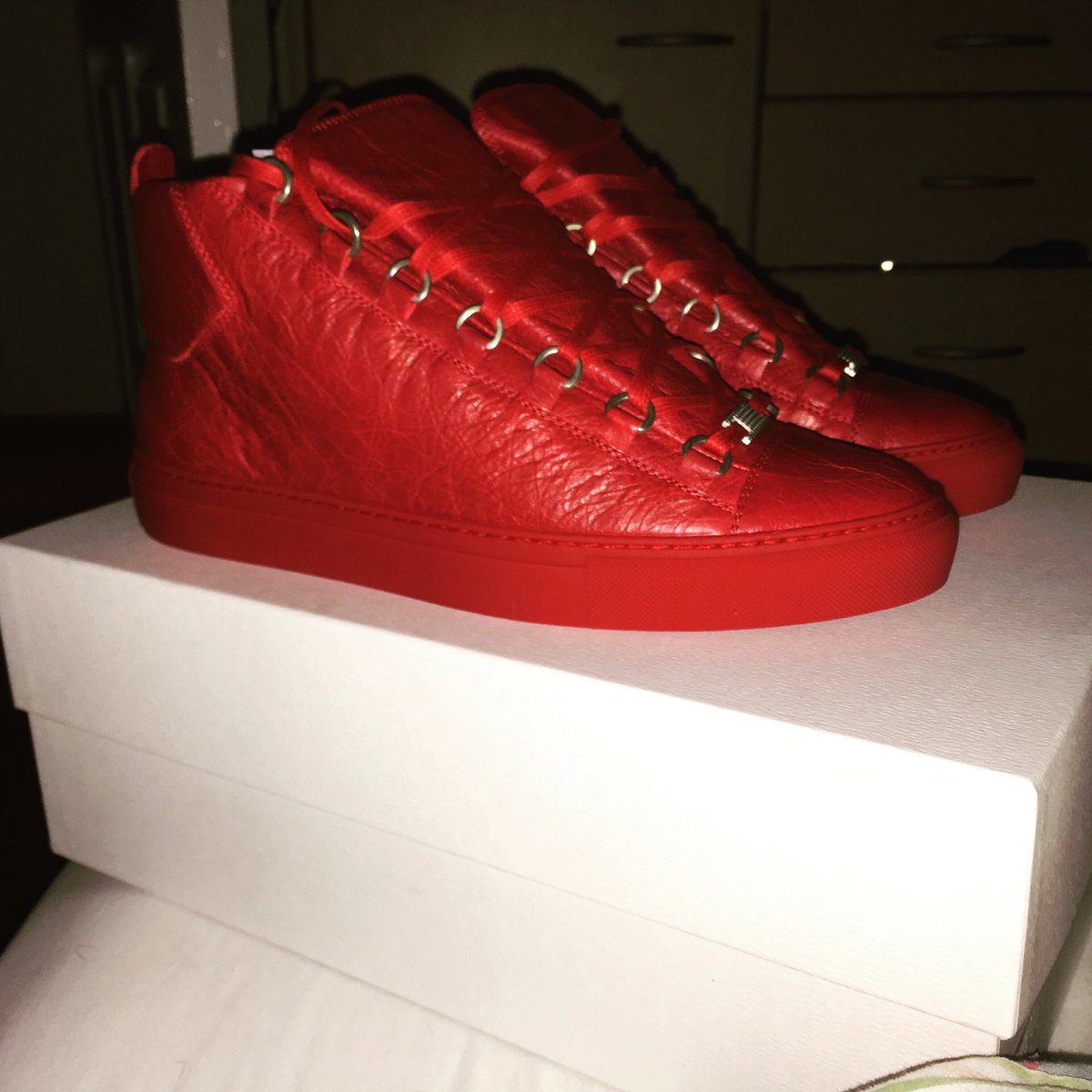bradgarrett55's tweet photo. BALENCIAGA https://t.co/9Y7Dabulet