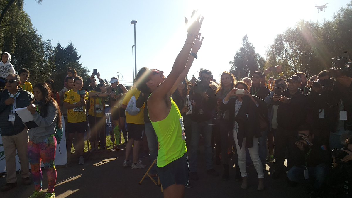 atleticachilena's tweet photo. ARAVENA clasifica a los JJOO de Río, en Maratón Internacional Temuco-Araucania 2016 y se corona campeón nacional https://t.co/hvw4fQIkLi