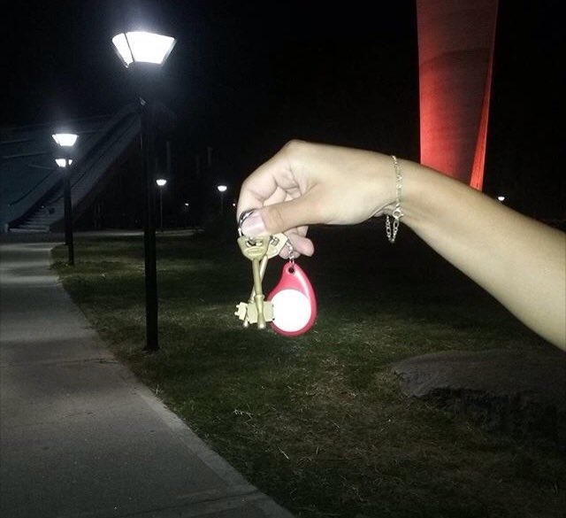 Gente, <a href="/emillanos4/">Emilia Llanos</a> encontró estas llaves el viernes en el centro cultural Córdoba. Que aparezca el dueño!