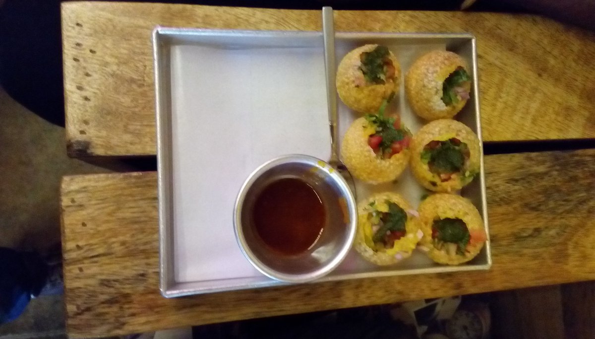 burrp's tweet photo. #Bangalore these #RajmaSamosas &amp; #StuffedPuri served @HornOkPleaseBLR is truly unique &amp; different #HOKPwithBurrp https://t.co/sKNmP5nHWt