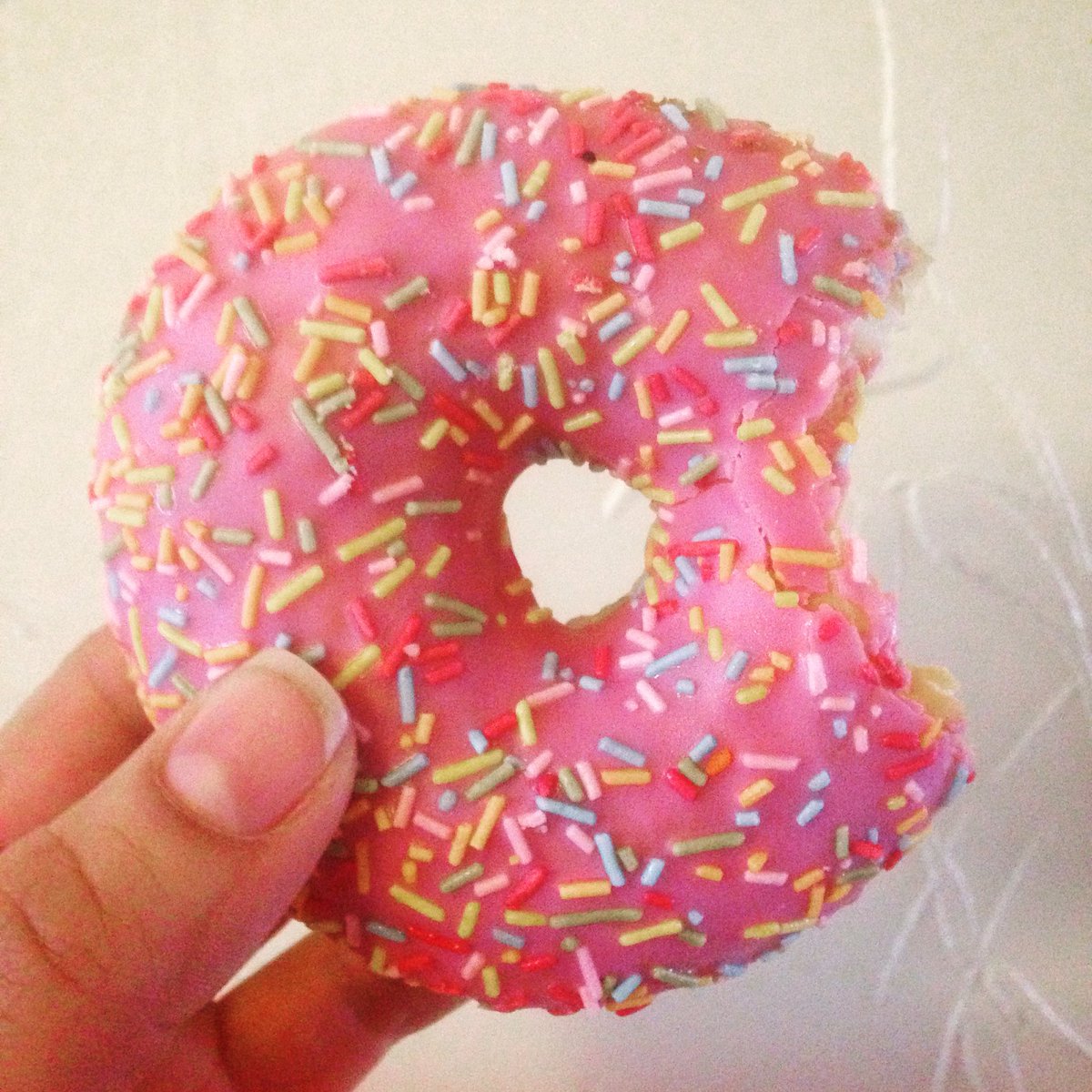 karencazabon's tweet image. Sundays are for sprinkles 💕 #candycolours #pantone