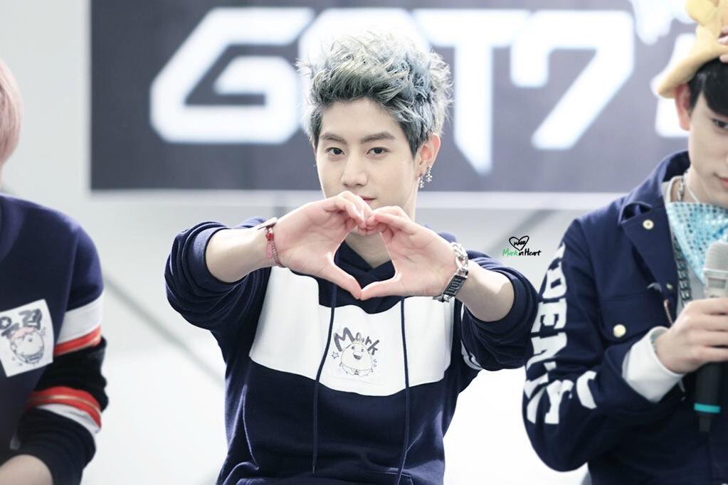 _GOT7MARK_'s tweet photo. @wondyrland noh lovesign dari cogan https://t.co/lVQw8LvOnk