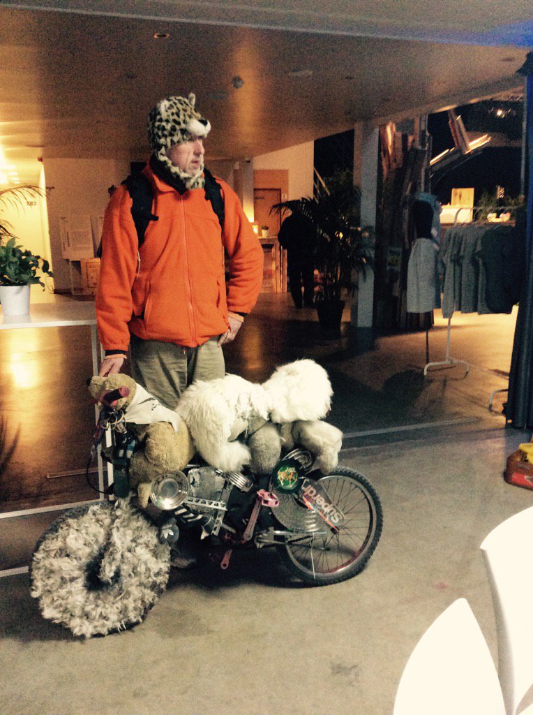 EvyPuelinckx's tweet image. Wonderful visitors @resource_4 #circulareconomy #upcycling